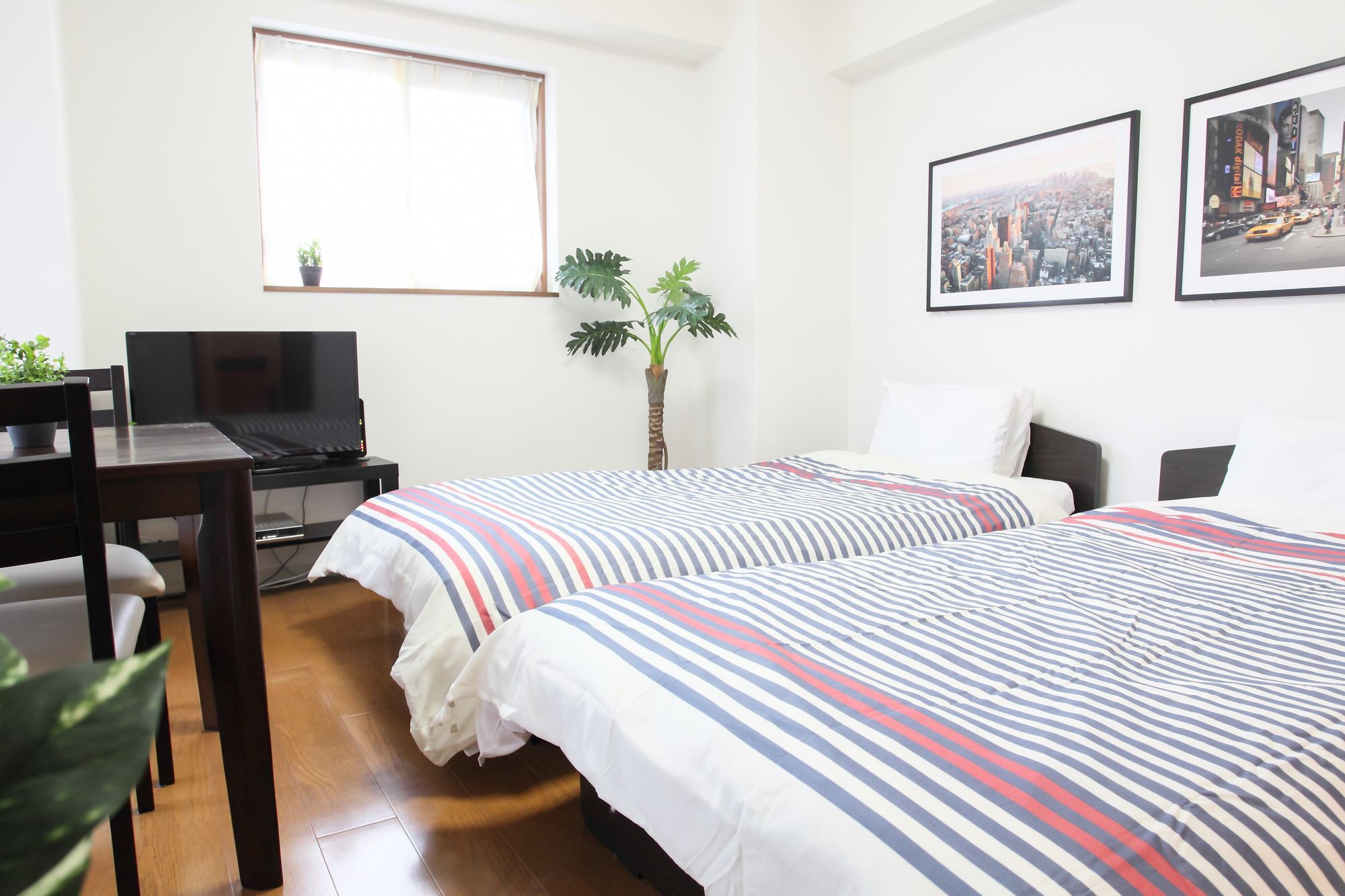 Ferienwohnung La Familia Yamasaka Ōsaka Exterior foto