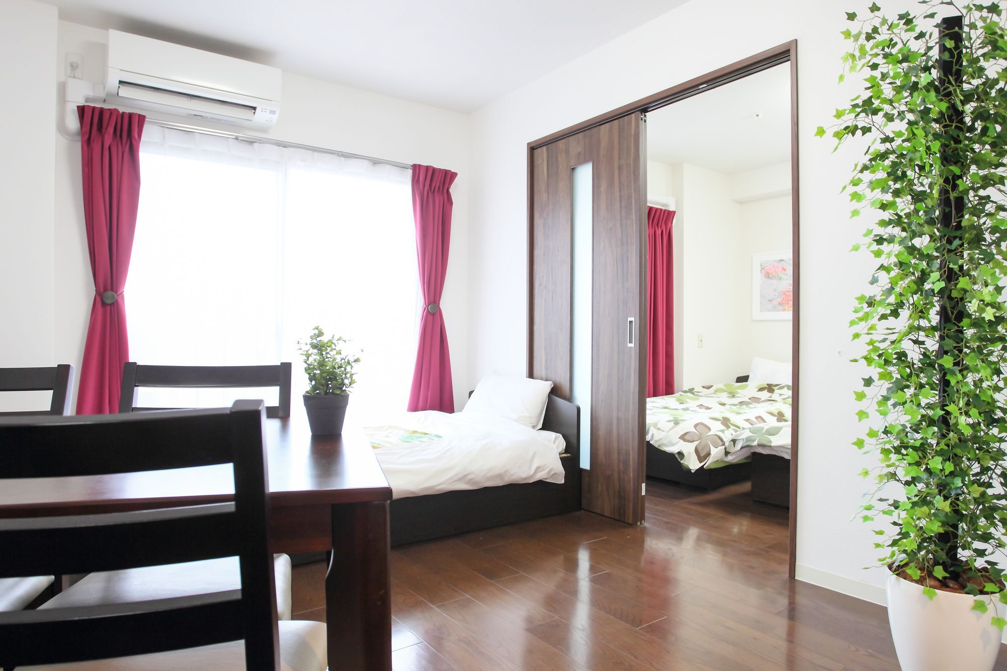 Ferienwohnung La Familia Yamasaka Ōsaka Exterior foto