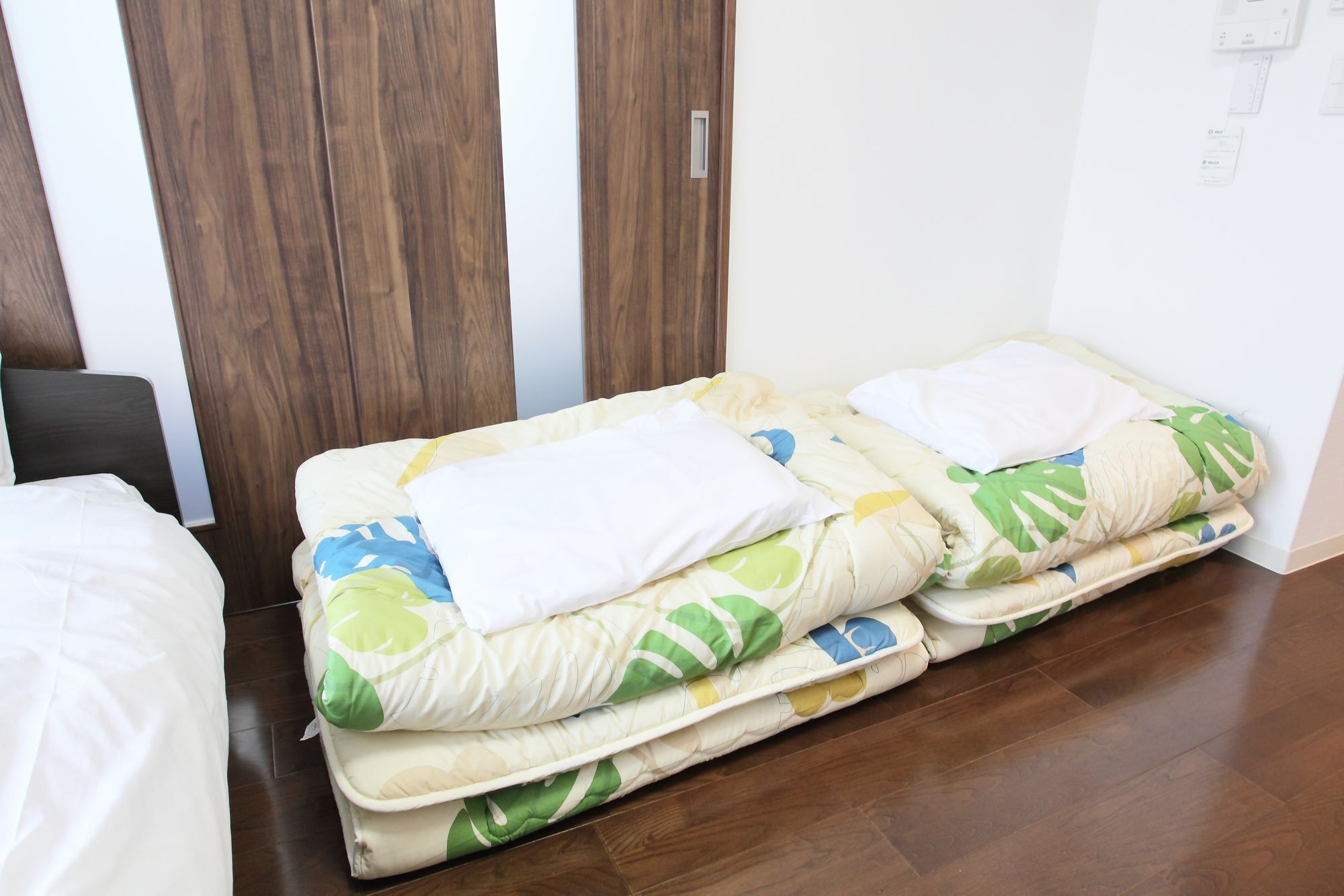 Ferienwohnung La Familia Yamasaka Ōsaka Exterior foto