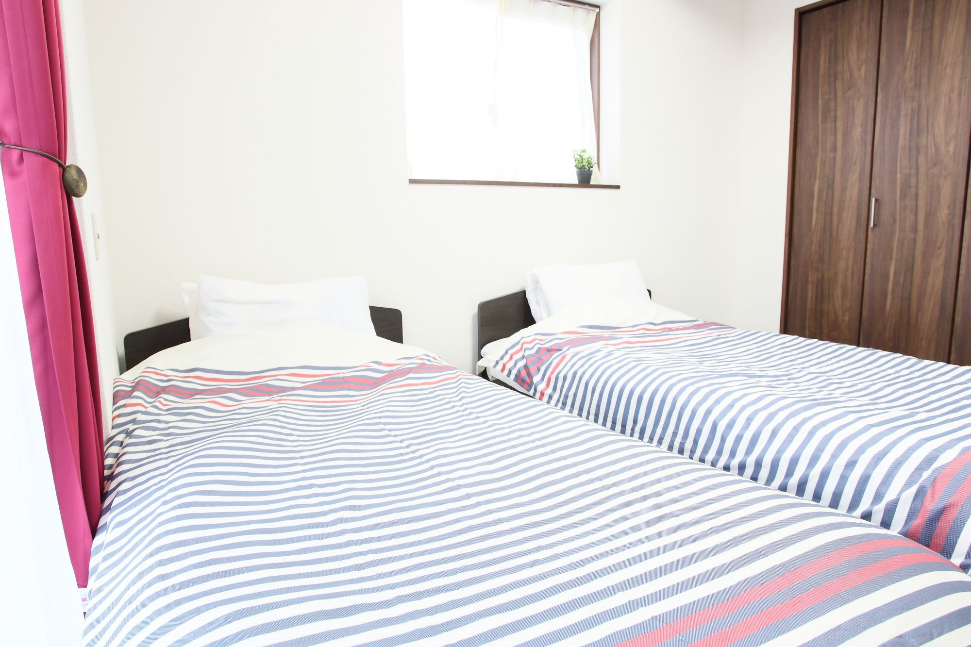 Ferienwohnung La Familia Yamasaka Ōsaka Exterior foto